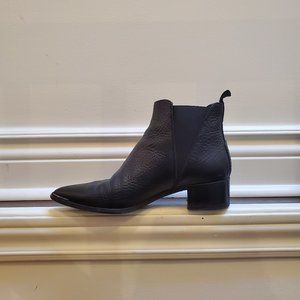 Acne 'Jensen' Ankle Boots in IT37 / US 7. Made in Italy. Black Grained Leather